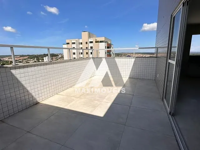 Cobertura / Penthouse 4 quartos e 4 banheiros, à venda, no bairro Centro em Bom Despacho