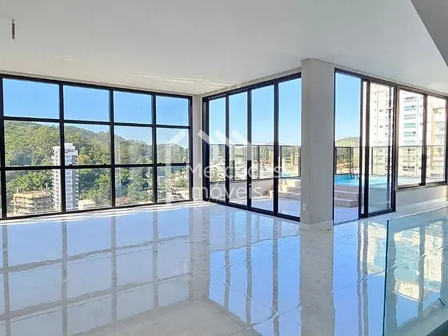 Cobertura / Penthouse com 320m² 3 quartos e 4 banheiros, à venda, no bairro Fazenda em Itajaí