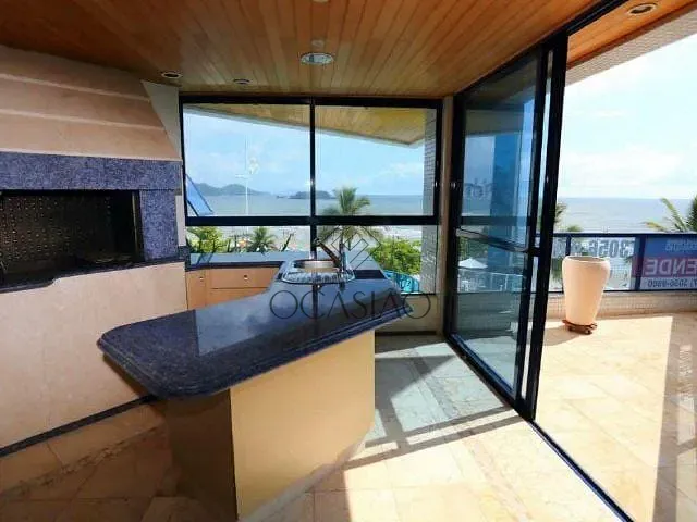 Cobertura / Penthouse com 786m² 4 quartos e 2 banheiros, à venda, no bairro Centro em Balneário Camboriú