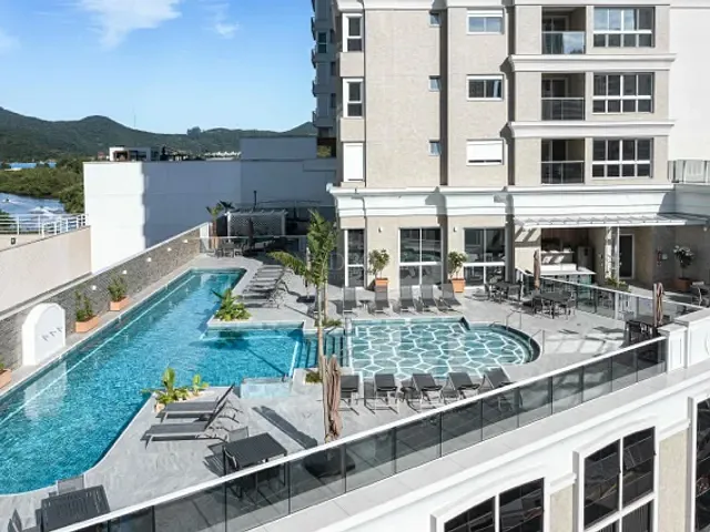 Cobertura / Penthouse com 347m² 3 quartos e 4 banheiros, à venda, no bairro Centro em Balneário Camboriú