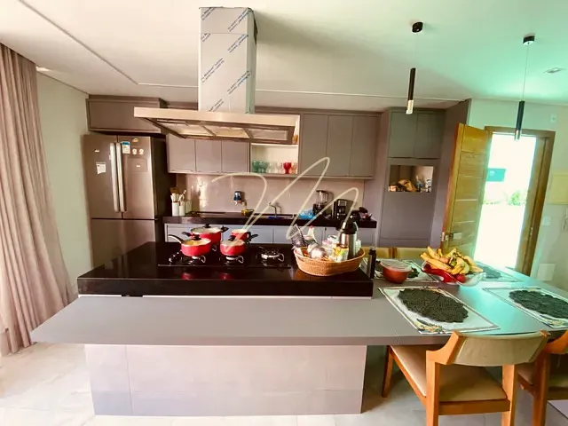 Cobertura / Penthouse com 335m² 3 quartos e 4 banheiros, para alugar, no bairro Jardim Atlântico 1 em Ilhéus