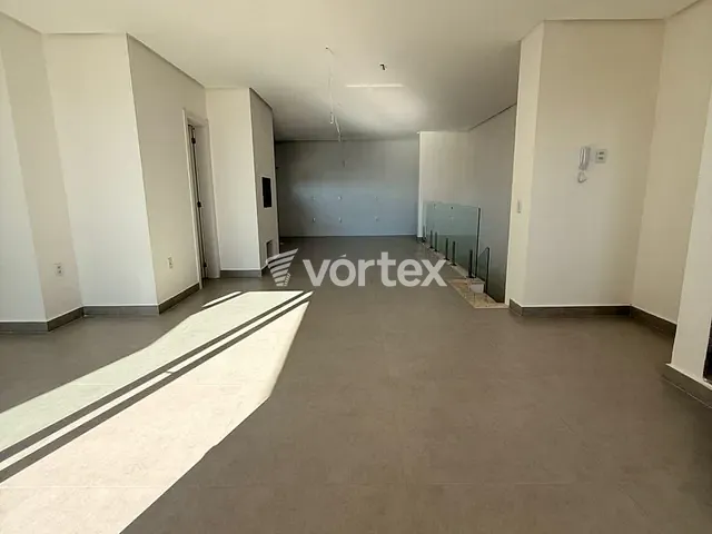 Cobertura / Penthouse 3 quartos e 4 banheiros, à venda ou para alugar, no bairro Centro em Uruguaiana