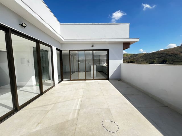Cobertura / Penthouse com 224m² 3 quartos e 4 banheiros, à venda ou para alugar, no bairro Vila Bastos em Itaperuna