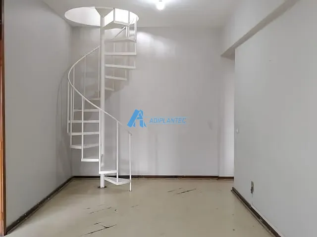Cobertura / Penthouse com 114m² 3 quartos e 2 banheiros, à venda ou para alugar, no bairro Praça Seca em Rio de Janeiro