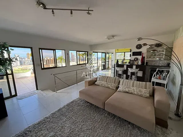 Cobertura / Penthouse 4 quartos e 6 banheiros, à venda, no bairro Graça em Salvador