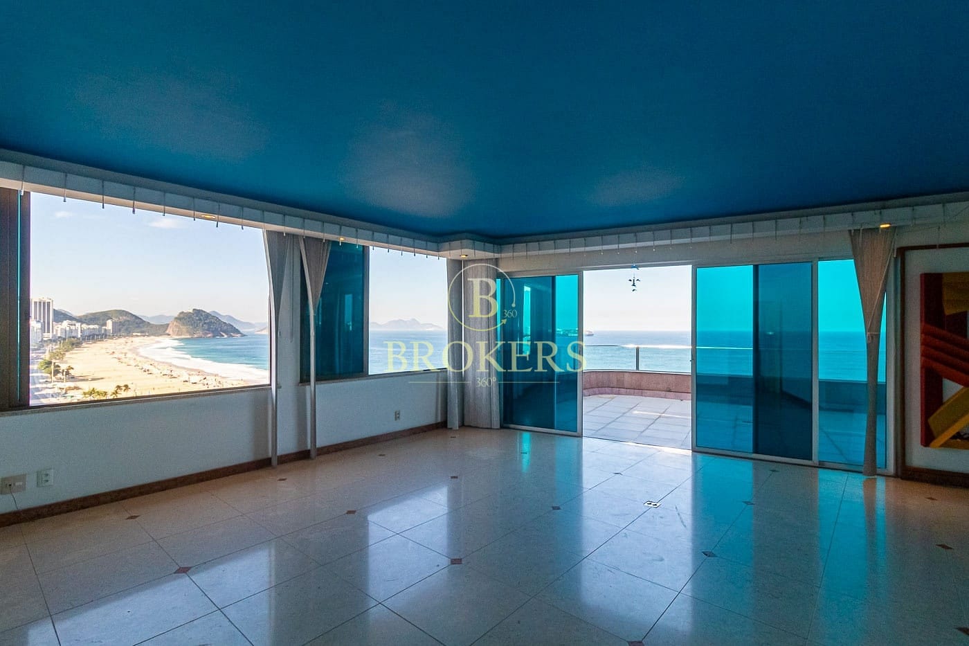 Cobertura / Penthouse à venda, Copacabana, 4 quartos sendo 3 suítes com closet vista mar e Pão de Açucar - 425 m²