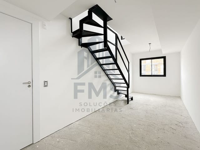 Cobertura / Penthouse 1 quarto e 1 banheiro, à venda, no bairro Novo Mundo em Curitiba