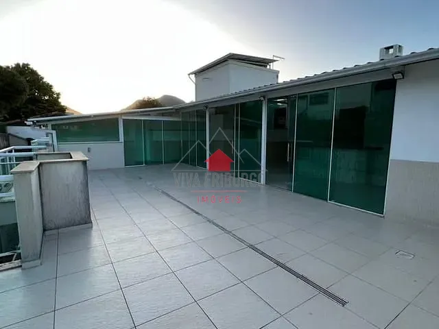 Cobertura / Penthouse com 256m² 3 quartos e 4 banheiros, à venda, no bairro Braunes em Nova Friburgo