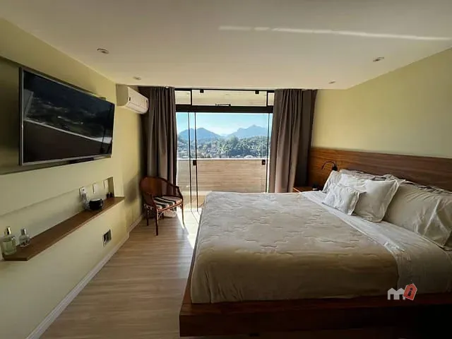 Cobertura / Penthouse 4 quartos e 5 banheiros, à venda, no bairro Valparaíso em Petrópolis