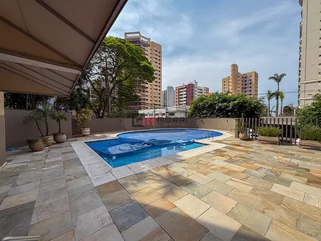 Cobertura / Penthouse 4 quartos e 6 banheiros, à venda, no bairro Centro em Londrina