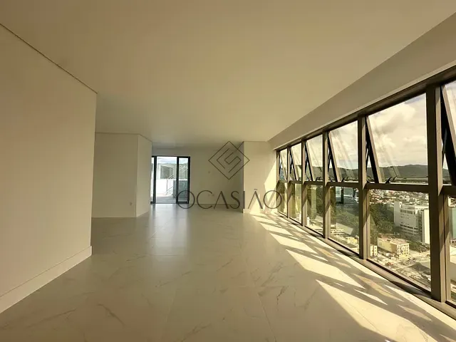 Cobertura / Penthouse à venda, no bairro Pioneiros em Balneário Camboriú