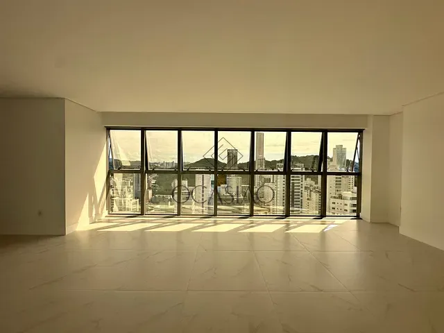Cobertura / Penthouse à venda, no bairro Pioneiros em Balneário Camboriú