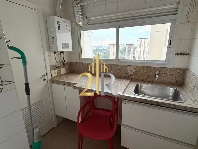 Cobertura / Penthouse com 240m² 4 quartos e 4 banheiros, à venda, no bairro Vila Sofia em São Paulo