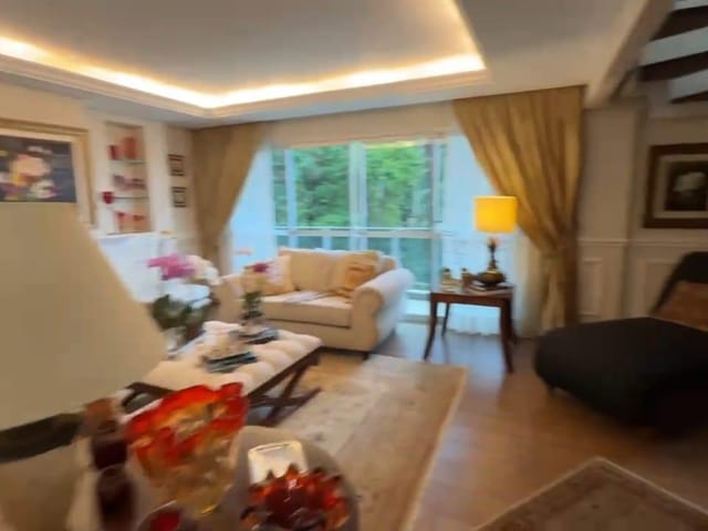 Cobertura / Penthouse 6 quartos e 3 banheiros, à venda, no bairro Valparaíso em Petrópolis
