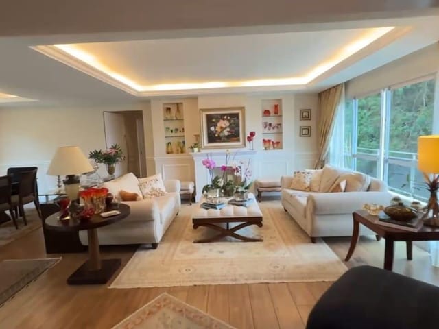 Cobertura / Penthouse 6 quartos e 3 banheiros, à venda, no bairro Valparaíso em Petrópolis