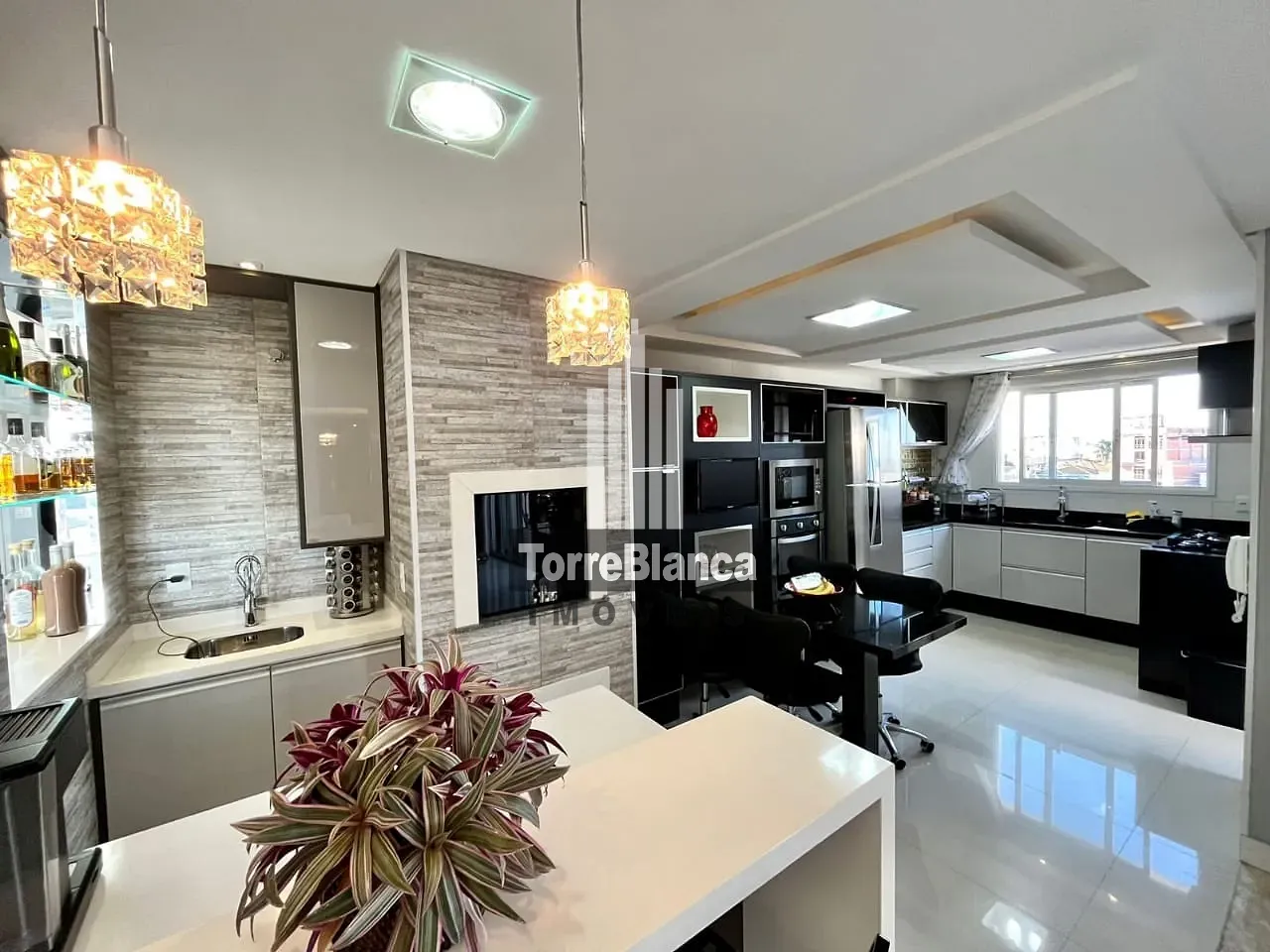 Cobertura, 3 quartos, 232 m² - Foto 2