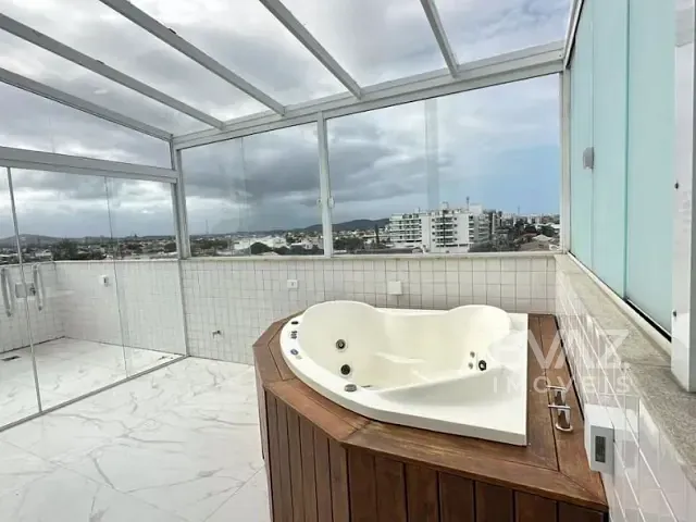 Cobertura / Penthouse com 196m² 3 quartos e 4 banheiros, à venda, no bairro Braga em Cabo Frio