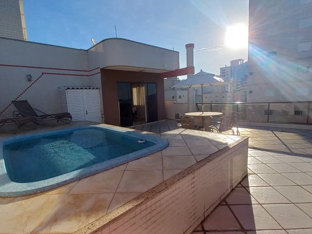 Cobertura / Penthouse com 385m² 4 quartos e 4 banheiros, à venda, no bairro Meia Praia em Itapema