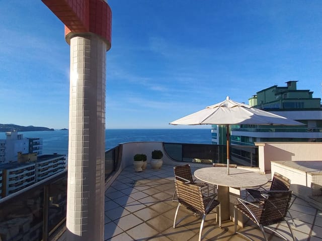 Cobertura / Penthouse com 385m² 4 quartos e 4 banheiros, à venda, no bairro Meia Praia em Itapema