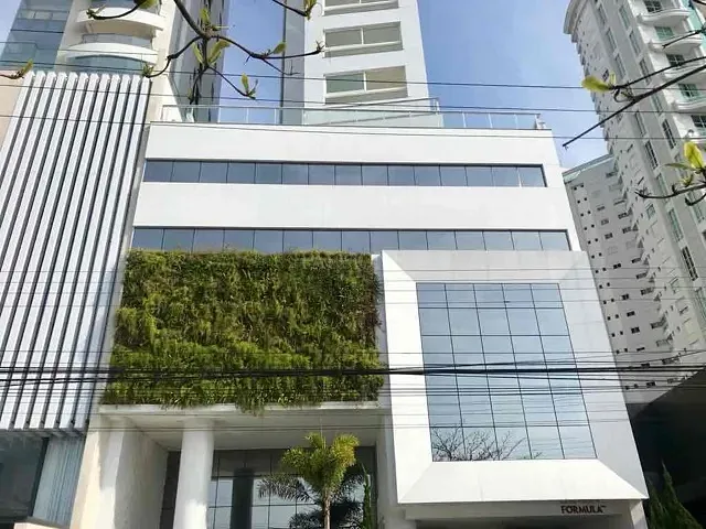 Cobertura / Penthouse com 650m² 7 quartos e 8 banheiros, à venda, no bairro Centro em Balneário Camboriú