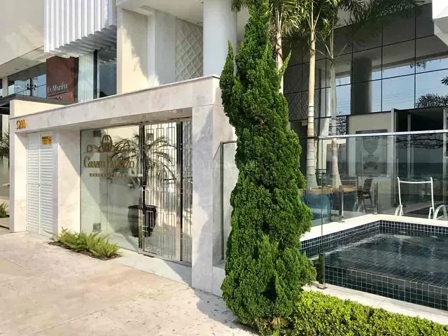 Cobertura / Penthouse com 650m² 7 quartos e 8 banheiros, à venda, no bairro Centro em Balneário Camboriú