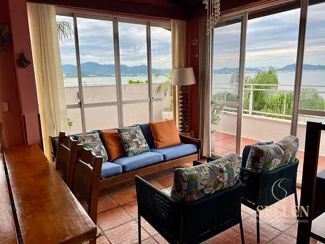 Cobertura / Penthouse com 232m² 4 quartos e 3 banheiros, à venda, no bairro Ponta das Canas em Florianópolis