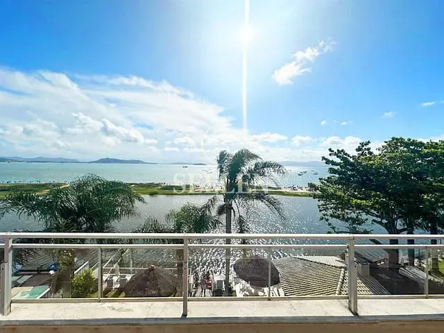 Cobertura / Penthouse com 232m² 4 quartos e 3 banheiros, à venda, no bairro Ponta das Canas em Florianópolis