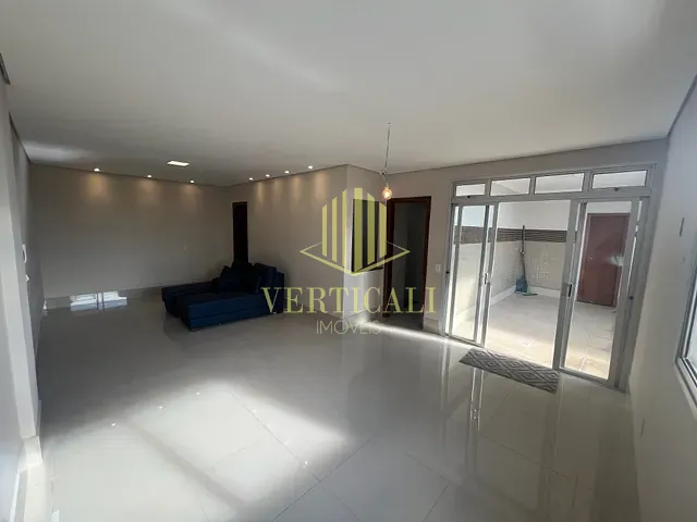 Cobertura / Penthouse com 250m² 4 quartos e 4 banheiros, para alugar, no bairro Duque de Caxias I em Cuiabá