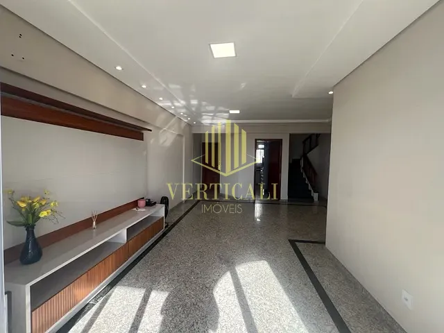 Cobertura / Penthouse com 250m² 4 quartos e 4 banheiros, para alugar, no bairro Duque de Caxias I em Cuiabá