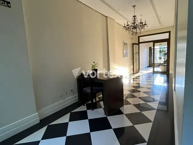 Cobertura / Penthouse com 195m² 3 quartos e 4 banheiros, à venda ou para alugar, no bairro Centro em Uruguaiana