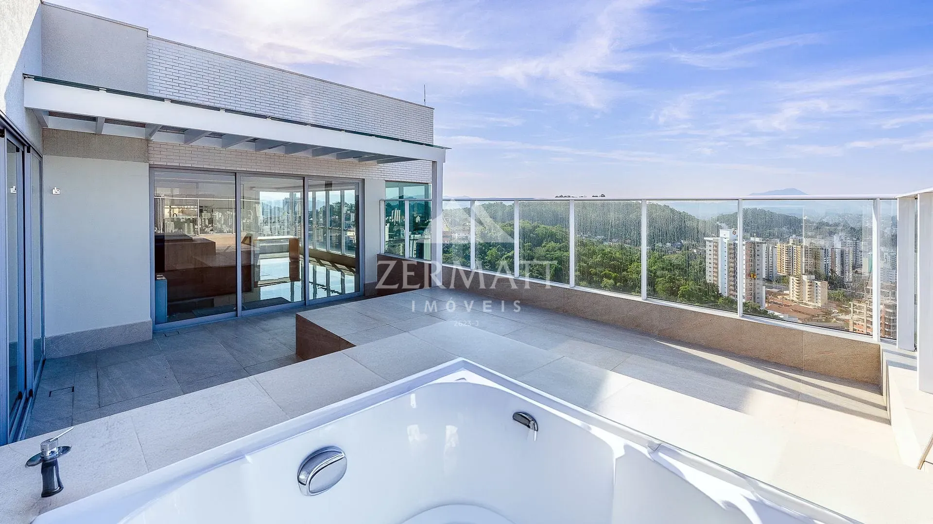 COBERTURA PLANA COM JACUZZI - foto 1