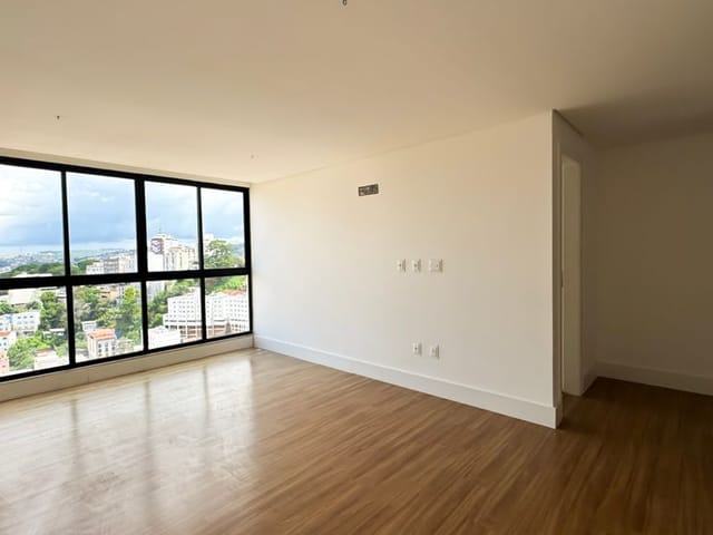 Cobertura / Penthouse com 535m² 6 quartos e 7 banheiros, à venda, no bairro Granbery em Juiz de Fora