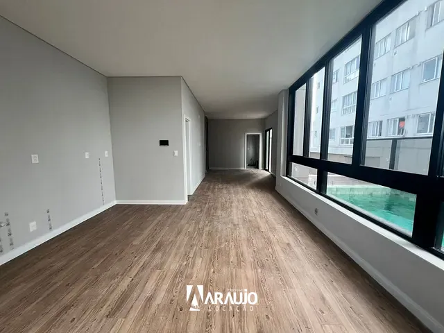 Cobertura / Penthouse 3 quartos e 2 banheiros, para alugar, no bairro Fazenda em Itajaí