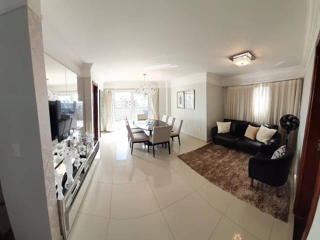 Cobertura / Penthouse com 211m² 3 quartos e 4 banheiros, à venda, no bairro Centro em Franca