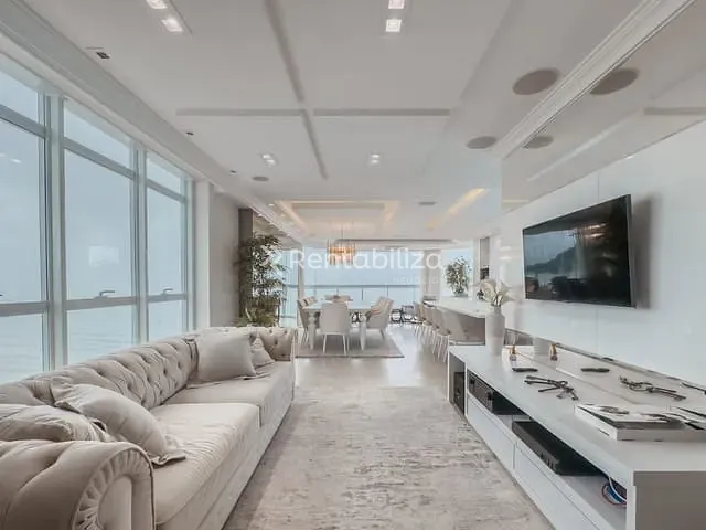 Cobertura / Penthouse com 499m² 3 quartos e 4 banheiros, à venda, no bairro Centro em Balneário Camboriú