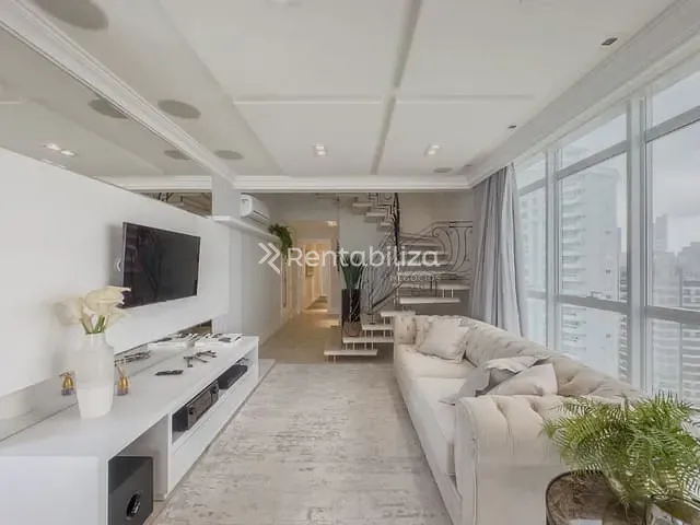 Cobertura / Penthouse com 499m² 3 quartos e 4 banheiros, à venda, no bairro Centro em Balneário Camboriú
