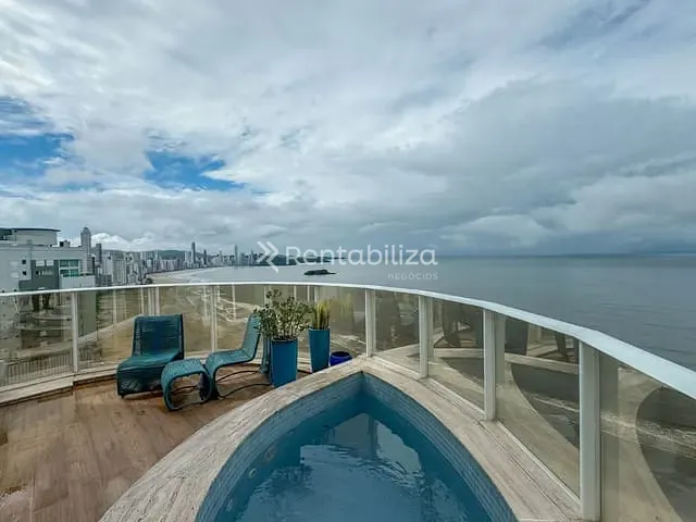Cobertura / Penthouse com 499m² 3 quartos e 4 banheiros, à venda, no bairro Centro em Balneário Camboriú