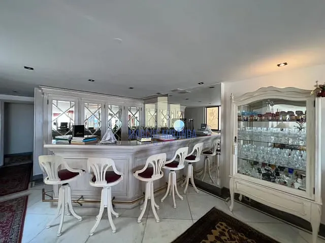 Cobertura / Penthouse com 888m² 5 quartos e 8 banheiros, à venda, no bairro Barra da Tijuca em Rio de Janeiro