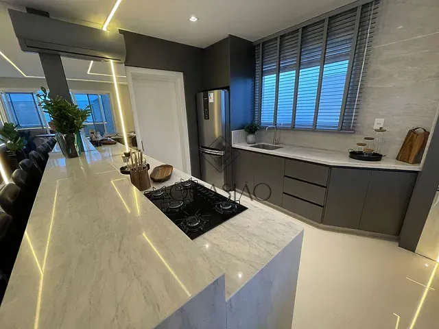 Cobertura / Penthouse com 347m² 3 quartos e 4 banheiros, à venda, no bairro Centro em Balneário Camboriú