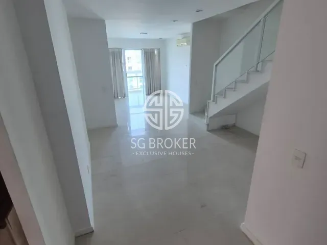 Cobertura / Penthouse com 200m² 4 quartos e 3 banheiros, à venda ou para alugar, no bairro Barra da Tijuca em Rio de Janeiro