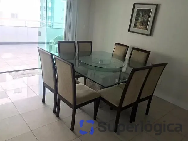 Cobertura / Penthouse com 205m² 4 quartos e 4 banheiros, à venda, no bairro Centro em Balneário Camboriú