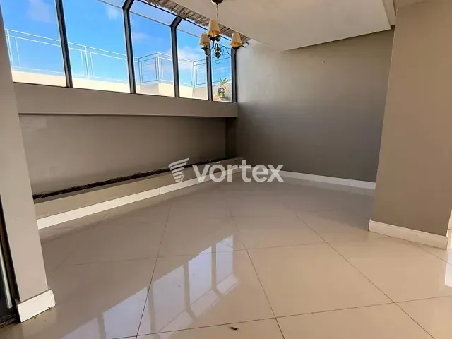 Cobertura / Penthouse 3 quartos e 4 banheiros, para alugar, no bairro Centro em Uruguaiana