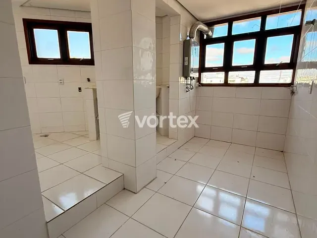 Cobertura / Penthouse 3 quartos e 4 banheiros, para alugar, no bairro Centro em Uruguaiana