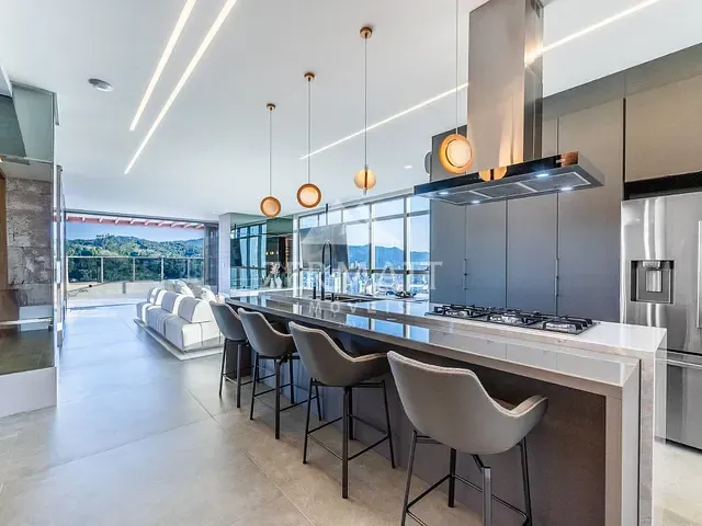 Cobertura / Penthouse com 300m² 2 quartos e 4 banheiros, à venda, no bairro Victor Konder em Blumenau