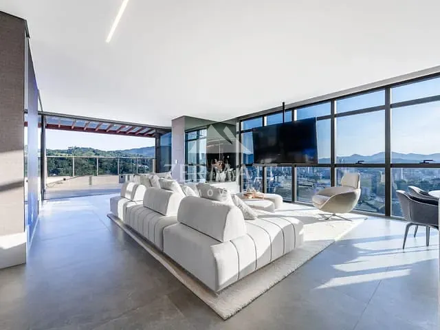 Cobertura / Penthouse com 300m² 2 quartos e 4 banheiros, à venda, no bairro Victor Konder em Blumenau