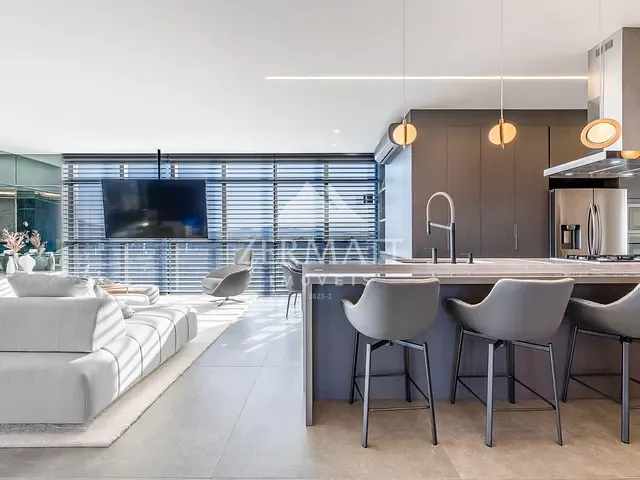 Cobertura / Penthouse com 300m² 2 quartos e 4 banheiros, à venda, no bairro Victor Konder em Blumenau
