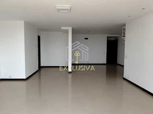 Cobertura / Penthouse com 400m² 4 quartos e 5 banheiros, à venda, no bairro Jardim Guanabara em Rio de Janeiro