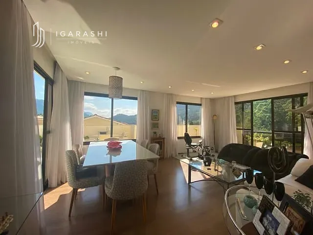 Cobertura / Penthouse com 203m² 3 quartos e 3 banheiros, à venda, no bairro Cônego em Nova Friburgo