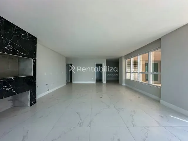 Cobertura / Penthouse 3 quartos e 4 banheiros, à venda, no bairro Meia Praia em Itapema