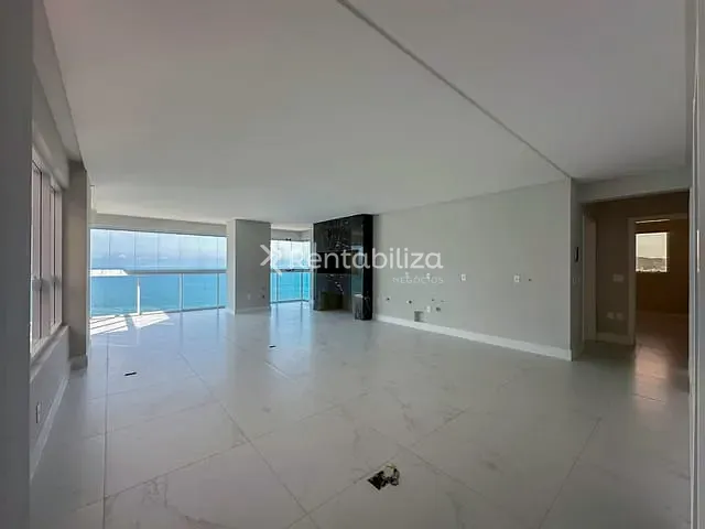 Cobertura / Penthouse 3 quartos e 4 banheiros, à venda, no bairro Meia Praia em Itapema